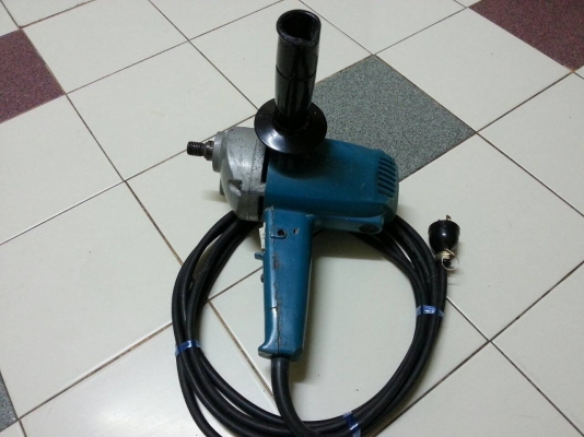 ขายเครื่องขัดสียี่ห้อMAKITAรุ่น9218Bสภาพพร้อมใช้งานของแท้แน่นอนMADE IN JAPAN(570W)