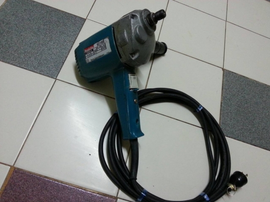 ขายเครื่องขัดสียี่ห้อMAKITAรุ่น9218Bสภาพพร้อมใช้งานของแท้แน่นอนMADE IN JAPAN(570W) ขายเครื่องขัดสียี่ห้อMAKITAรุ่น9218Bสภาพพร้อมใช้งานของแท้แน่นอนMADE IN JAPAN(570W)