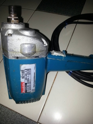 ขายเครื่องขัดสียี่ห้อMAKITAรุ่น9218Bสภาพพร้อมใช้งานของแท้แน่นอนMADE IN JAPAN(570W) ขายเครื่องขัดสียี่ห้อMAKITAรุ่น9218Bสภาพพร้อมใช้งานของแท้แน่นอนMADE IN JAPAN(570W)