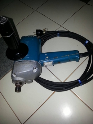 ขายเครื่องขัดสียี่ห้อMAKITAรุ่น9218Bสภาพพร้อมใช้งานของแท้แน่นอนMADE IN JAPAN(570W) ขายเครื่องขัดสียี่ห้อMAKITAรุ่น9218Bสภาพพร้อมใช้งานของแท้แน่นอนMADE IN JAPAN(570W)