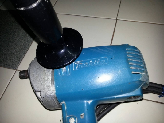 ขายเครื่องขัดสียี่ห้อMAKITAรุ่น9218Bสภาพพร้อมใช้งานของแท้แน่นอนMADE IN JAPAN(570W) ขายเครื่องขัดสียี่ห้อMAKITAรุ่น9218Bสภาพพร้อมใช้งานของแท้แน่นอนMADE IN JAPAN(570W)