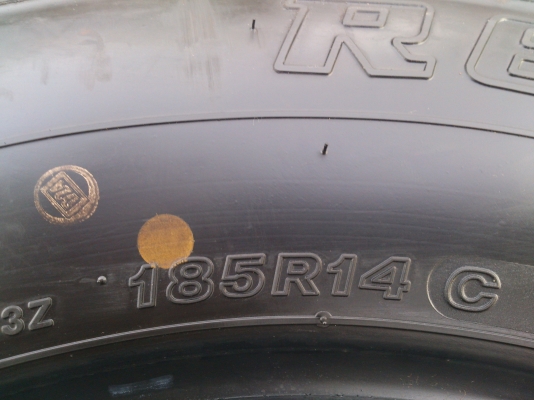 ขายยางถอดป้ายแดงยางบริสโตน 185R14 ยางสัปดาห์ที่38 ปี13 (ตุ่มยางยังอยู่) สวยๆ จำนวน 4 เส้น