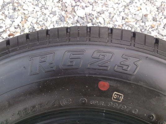 ขายยางถอดป้ายแดงยางบริสโตน 185R14 ยางสัปดาห์ที่38 ปี13 (ตุ่มยางยังอยู่) สวยๆ จำนวน 4 เส้น