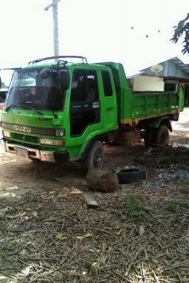 ขายหกล้อ  Rocky 195 ดั๊มพ์  สภาพพร้อมใช้งานราคา  750,000 โทร 087-9666599 คุณหนาม