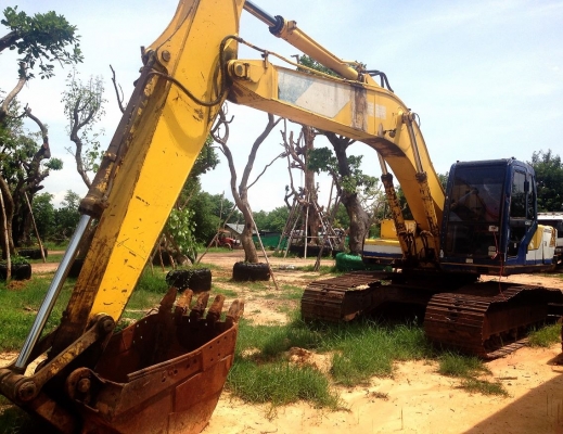 **890,000 บ.ต่อรอง**ขายแบคโฮ KOBELCO MARK3 SK200เก๋งน้ำเงิน Sr.14xxx ไฟฟ้าตัดเครื่องเดิมปั้มเดิม เครื่องแน่นแรงดี ปั้มดีแรงทำงานดีไม่โหลด เอวแน่นดี ไม่มีแตก ช่วงล่าง70-80\% โซ่ดี แทร็กสวยครบ เฟรมสวยไม่ผุ โรลเลอร์ดี สป็อคเก็ตใช้ได้อีกนาน ล้อนำดี บุ้งกี๋โอเค