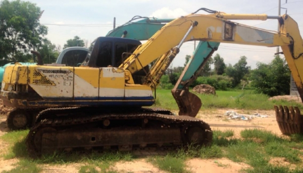 **890,000 บ.ต่อรอง**ขายแบคโฮ KOBELCO MARK3 SK200เก๋งน้ำเงิน Sr.14xxx ไฟฟ้าตัดเครื่องเดิมปั้มเดิม เครื่องแน่นแรงดี ปั้มดีแรงทำงานดีไม่โหลด เอวแน่นดี ไม่มีแตก ช่วงล่าง70-80\% โซ่ดี แทร็กสวยครบ เฟรมสวยไม่ผุ โรลเลอร์ดี สป็อคเก็ตใช้ได้อีกนาน ล้อนำดี บุ้งกี๋โอเค