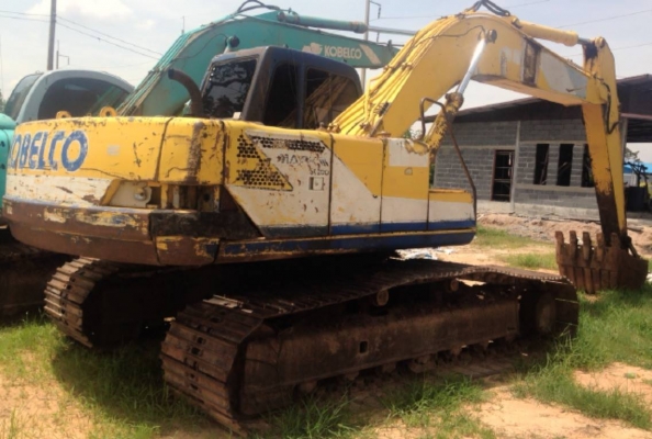 **890,000 บ.ต่อรอง**ขายแบคโฮ KOBELCO MARK3 SK200เก๋งน้ำเงิน Sr.14xxx ไฟฟ้าตัดเครื่องเดิมปั้มเดิม เครื่องแน่นแรงดี ปั้มดีแรงทำงานดีไม่โหลด เอวแน่นดี ไม่มีแตก ช่วงล่าง70-80\% โซ่ดี แทร็กสวยครบ เฟรมสวยไม่ผุ โรลเลอร์ดี สป็อคเก็ตใช้ได้อีกนาน ล้อนำดี บุ้งกี๋โอเค