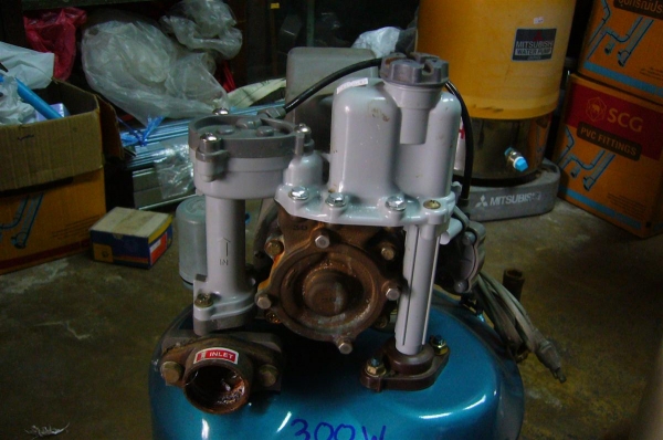 ปั๊ม HITACHI  WT P - 300 H