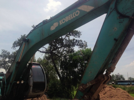 **1,020,000 บ.ต่อรอง**ขายแบคโฮ KOBELCO MARK V Super SK200 ไม่มีหน้าจอ(เอาหน้าจอเพิ่ม100,000บ.) กล่องมี เครื่องเดิมปั้มเดิม เครื่องแน่น ปั้มดีแรง ทำงานดีไม่โหลด เอวแน่น ไม่แตกไม่หลวม บูมอาร์มสวยไม่มีปะ ช่วงล่าง80\% โซ่หนา แทร็กสวยครบ สป็อคเก็ต ล้อนำ โรลเลอร
