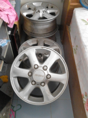 ขายแม๊ก ISUZU ขอบ 16 ยางเปอร์เซ็นต์หาง่าย ราคาไม่แพงชุด 4 วง TEL.081-427-3941 ขายแม๊ก ISUZU ขอบ 16 ยางเปอร์เซ็นต์หาง่าย ราคาไม่แพงชุด 4 วง TEL.081-427-3941