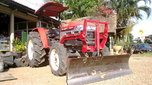 ยันมาร์45แรง สภาพเหมือนในรูป ยางต็ม สีเดิม เครื่องดี ราคาไม่แพง/พร้อมอุปกรณ์ 2 ชิ้น ดันหน้า/ผานพรวน โทร 081-0745778 ลุงโหนก