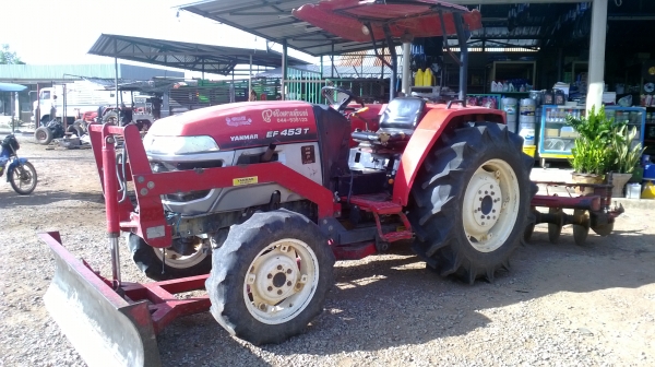 ยันมาร์45แรง สภาพเหมือนในรูป ยางต็ม สีเดิม เครื่องดี ราคาไม่แพง/พร้อมอุปกรณ์ 2 ชิ้น ดันหน้า/ผานพรวน โทร 081-0745778 ลุงโหนก