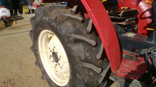 ยันมาร์45แรง สภาพเหมือนในรูป ยางต็ม สีเดิม เครื่องดี ราคาไม่แพง/พร้อมอุปกรณ์ 2 ชิ้น ดันหน้า/ผานพรวน โทร 081-0745778 ลุงโหนก