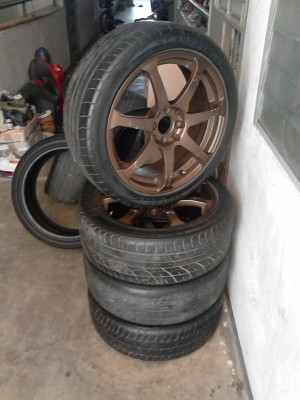 แม๊กสวยๆ ขอบ 17 ขนาด 4 รู  พร้อมยาง 205/45R17   17X7JJ  มี 4 ล้อ TEL.081-427-3941