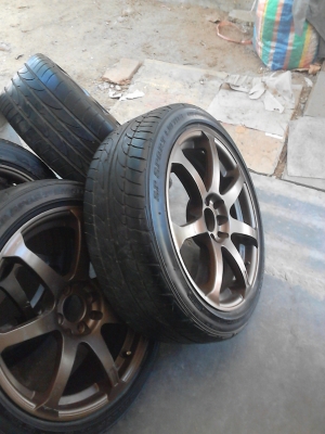 แม๊กสวยๆ ขอบ 17 ขนาด 4 รู  พร้อมยาง 205/45R17   17X7JJ  มี 4 ล้อ TEL.081-427-3941