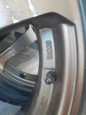 แม๊กสวยๆ ขอบ 17 ขนาด 4 รู  พร้อมยาง 205/45R17   17X7JJ  มี 4 ล้อ TEL.081-427-3941