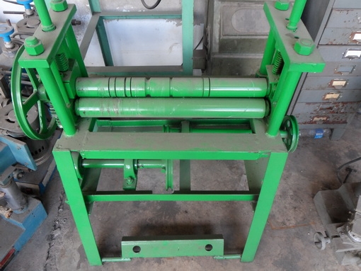 ขายครับขายเครื่องม้วนท่อ ขนาดประมาณ 2 ฟุต สภาพตามรูปไม่มีมอเตอร์ 9000 บาท 0814583376 ช่างเอก มีบริการจัดส่งทั่วประเทศ