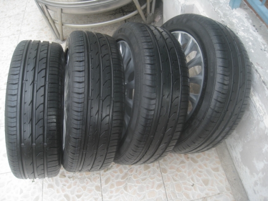 ขายล้อแม็กป้ายแดง new fiesta 16"x6" et47.5 4รู100 ยางปี13สนใจติดต่อเล็กคลองสามครับ (081-3747940)