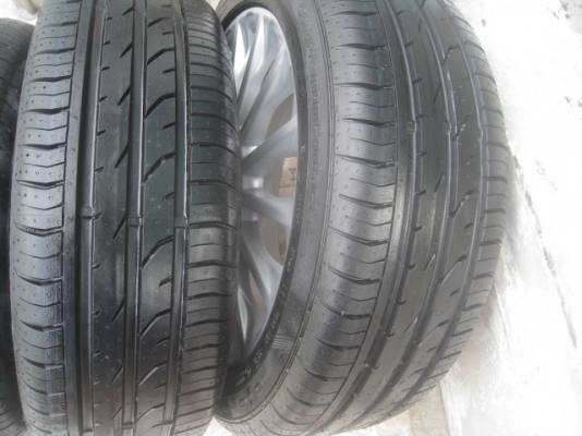 ขายล้อแม็กป้ายแดง new fiesta 16"x6" et47.5 4รู100 ยางปี13สนใจติดต่อเล็กคลองสามครับ (081-3747940)