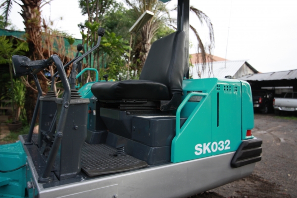 ขายรถแม็กโคร KOBELCO SK032 สภาพพร้อมใช้งาน ไม่เคยผ่านการใช้งานในไทย ขายรถแม็กโคร KOBELCO SK032 สภาพพร้อมใช้งาน ไม่เคยผ่านการใช้งานในไทย