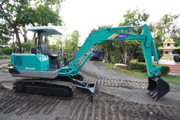 ขายรถแม็กโคร KOBELCO SK032 สภาพพร้อมใช้งาน ไม่เคยผ่านการใช้งานในไทย ขายรถแม็กโคร KOBELCO SK032 สภาพพร้อมใช้งาน ไม่เคยผ่านการใช้งานในไทย