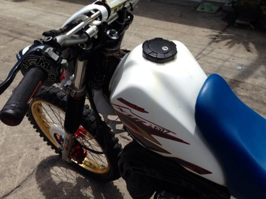 ต้ำพระราม2 ขายYAMAHA DT 200CC ปี1995ทะเบียนแท้ๆโอนขนส่ง2จังหวะ1สูบแต่งแนวมอเตอร์ครอส