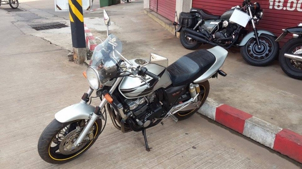 มาใหม่คับ HONDA CB400 เวอร์ชั่นS ปี1998 อินวอยส์ สรรพสามิตร( สำเนาตัวแท้ ) สวยๆ คับ ราคา 69000 บาท ราคาต่อลองได้คับ ส่งได้ทั่วไทยคับ สนใจติดต่อ 081-0578282 คับ ..POP BIGBIKE SAKONNAKHON....