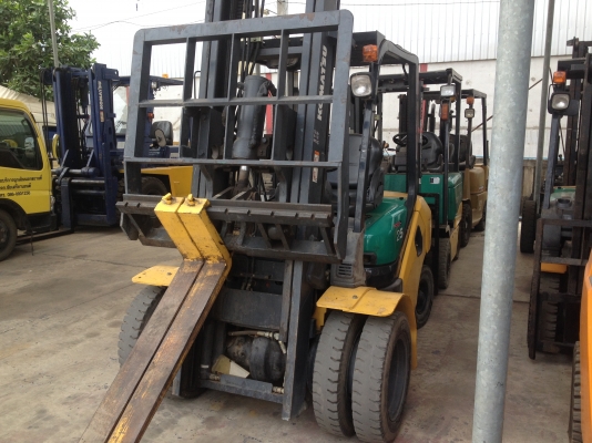 ขายโฟล์คลิฟท์ KOMATSU โคมัตสุ 2.5ตัน รุ่น16 เสายกได้สูง4เมตร เครื่องยนต์เบนซิน งาเทได้ ฮิงฟอร์คสภาพเดิมๆใช่งานน้อยมาก 1559ชั่วโมง สนใจติดต่อ บริษัท ชัยเสรียานยนต์ จำกัด ติดต่อโดยตรงที่ 086-0801238 ทางบริษัทมีบริการเช่าเครื่องจักร รายวัน/รายเดือน ซ่อมบำรุง