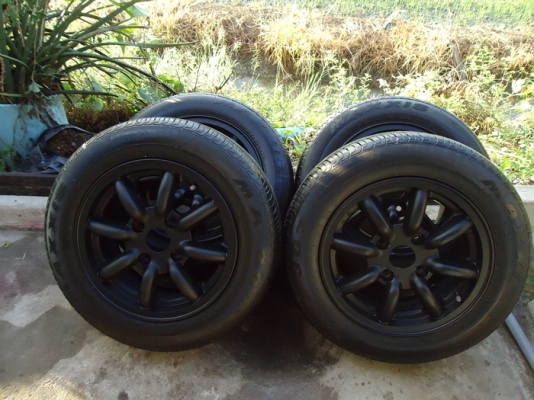 ล้อกล้วย japan  สวย ๆ  สภาพดี สีสวย ไม่คต ไม่ดุ้ง ยางดี ดอกเต็ม พร้อมใช้ สนใจติดต่อ  089 5389447  และ 084 9028075