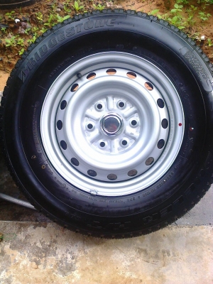 ล้อกระทะขอบ16พร้อมยางใหม่ป้ายแดง205R16บิดโตน(มี2ล้อซื้อแยกก็ขาย)