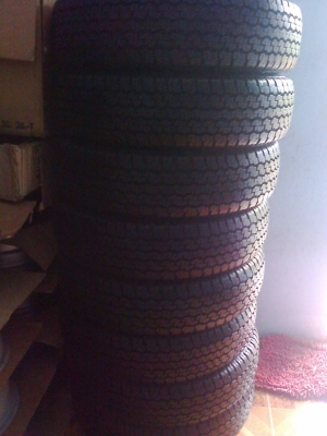 ยาง205R16ใหม่ป้ายแดงบิดโตนสวยตุมเต็ม ยาง205R16ใหม่ป้ายแดงบิดโตนสวยตุมเต็ม