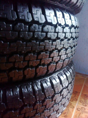 ยาง205R16ใหม่ป้ายแดงบิดโตนสวยตุมเต็ม ยาง205R16ใหม่ป้ายแดงบิดโตนสวยตุมเต็ม