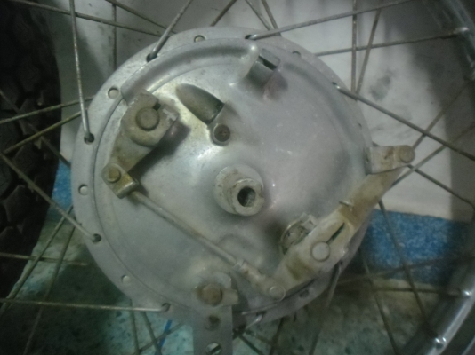 Cb 350 ราคาไม่แพงพร้อมยาง 1คู่ครับ