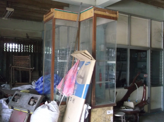 ตู้โชว์กระจกไม้สักโบราณ