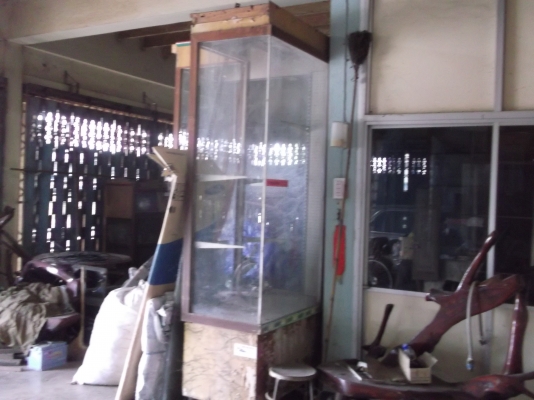 ตู้โชว์กระจกไม้สักโบราณ