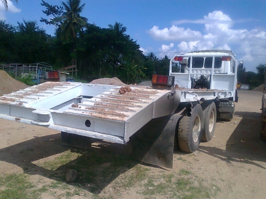 ขายด่วน!..รถสิบล้อ สองเพลา ท้ายลาด HINO FM227 ใส่รถแบคโฮ CAT 320 รถสวย ทรงดี.