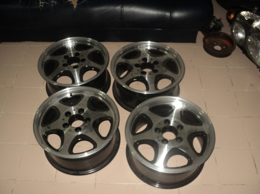 ล้อแม็กBENZ  5รู*112 ขอบ15 สีดำหน้าเงา ราคาถูกๆ