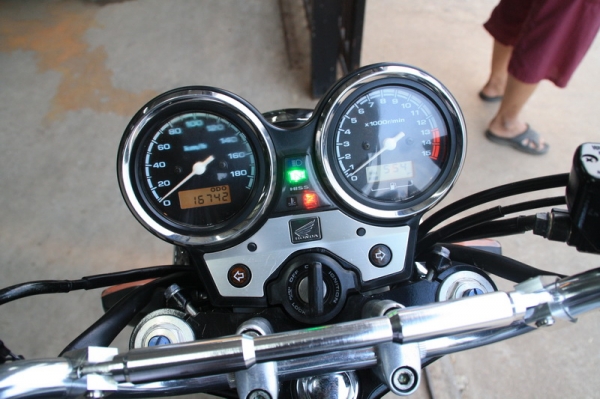 ขาย CB 400 เทค 3 ปี 2006 กุญแจชิบ สรรพสามิตแท้ เครื่องดี ท่อโยชิ สวยจัด 129000