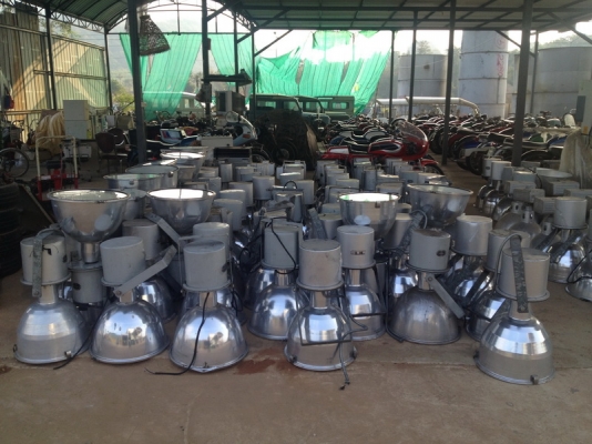 ขายโคมไฟโรงงาน ขนาด 250 Watt พร้อมหลอด ใช้งานได้ทุกดวง... ขายโคมไฟโรงงาน ขนาด 250 Watt พร้อมหลอด ใช้งานได้ทุกดวง...