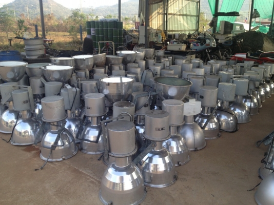 ขายโคมไฟโรงงาน ขนาด 250 Watt  พร้อมหลอด ใช้งานได้ทุกดวง...