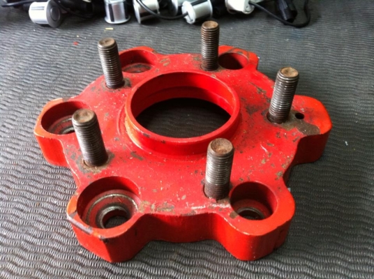 ขายอะแด๊ปเตอร์ 6 รู 139 ออก 5 รู 114 หนา 1 นิ้ว 1 คู่ พร้อมน็อตล้อ 20 ตัว ติดต่อ พรเทพ โทร 084-4573458