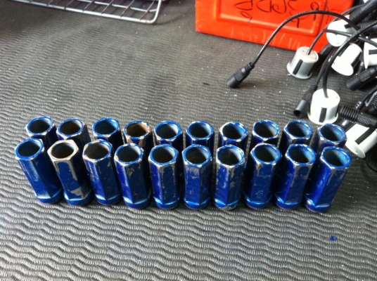 ขายอะแด๊ปเตอร์ 6 รู 139 ออก 5 รู 114 หนา 1 นิ้ว 1 คู่ พร้อมน็อตล้อ 20 ตัว ติดต่อ พรเทพ โทร 084-4573458