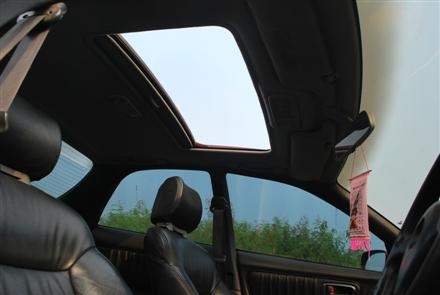 ขายรถสปอร์ต ซีดาน ขายรถสปอร์ต ซีดาน