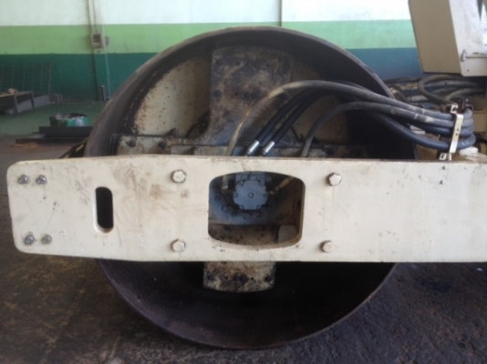 ขายรถบดสั่นสะเทือน INGERSOLL-RAND (รุ่น SD-100D) สภาพเยี่ยมพร้อมใช้งาน เหลือ 2 คัน