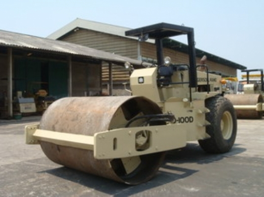 ขายรถบดสั่นสะเทือน INGERSOLL-RAND (รุ่น SD-100D) สภาพเยี่ยมพร้อมใช้งาน เหลือ 2 คัน