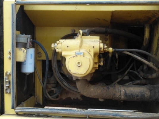 ขายแบคโฮ KOMATSU PC200-6 สภาพเยี่ยม พร้อมใช้งาน มีเล่มจดทะเบียน