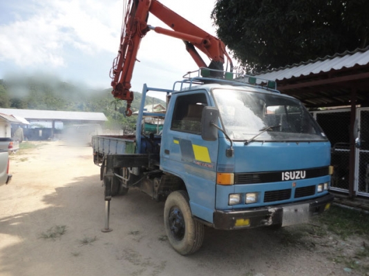 6 ล้อติดเฮี้ยบ 3 ตัน ISUZU NPR 110 แรง แอร์ เพาเวอร์  เกียร์ยาว