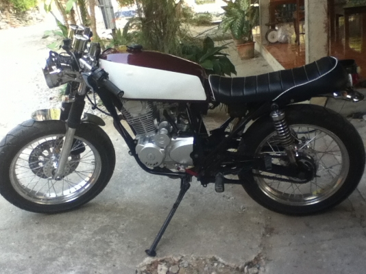 ขาย Sr น้อย 200 ทะเบียนrพร้อมโอนไม่ขาดต่อ ล้อโตๆ 32,000 ด่วน ต้นสุ1000 ,0861223256