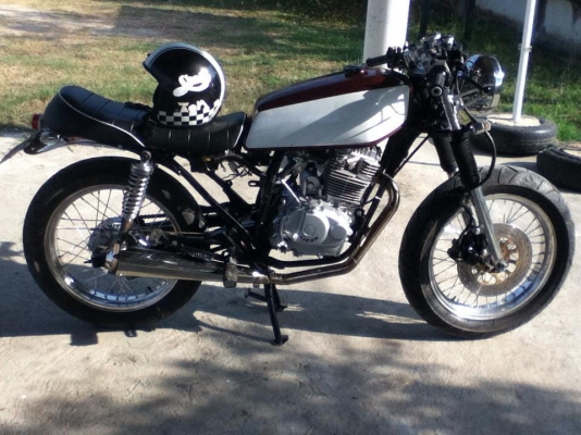 ขาย Sr น้อย 200 ทะเบียนrพร้อมโอนไม่ขาดต่อ ล้อโตๆ 32,000 ด่วน ต้นสุ1000 ,0861223256