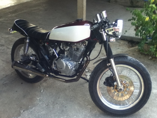 ขาย Sr น้อย 200 ทะเบียนrพร้อมโอนไม่ขาดต่อ ล้อโตๆ 32,000 ด่วน ต้นสุ1000 ,0861223256